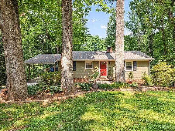 2nd image of 627 Oakdale Dr