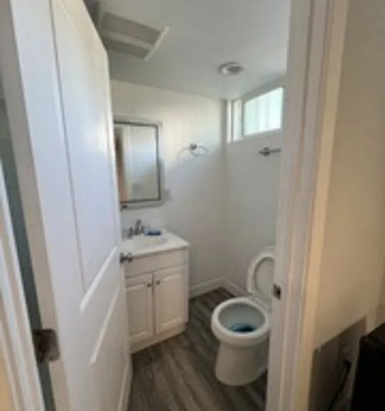 1608 W 36th Pl — Photo 9