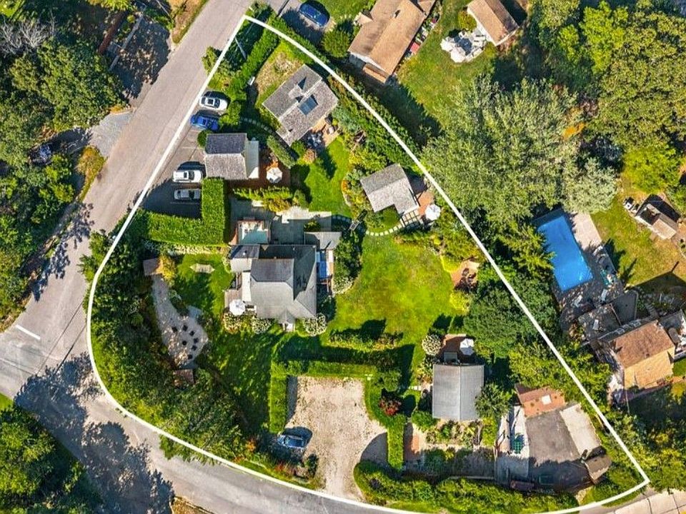 1st image of 127 Inlet Rd W #A