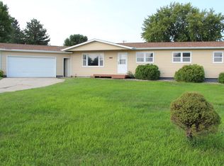 1215 E 9th St, Winner, SD 57580