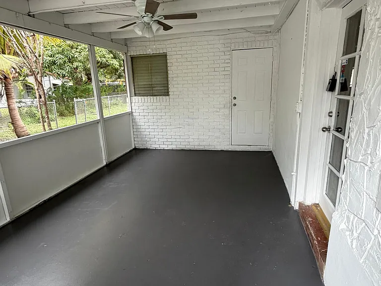5601 Pierce St — Photo 17