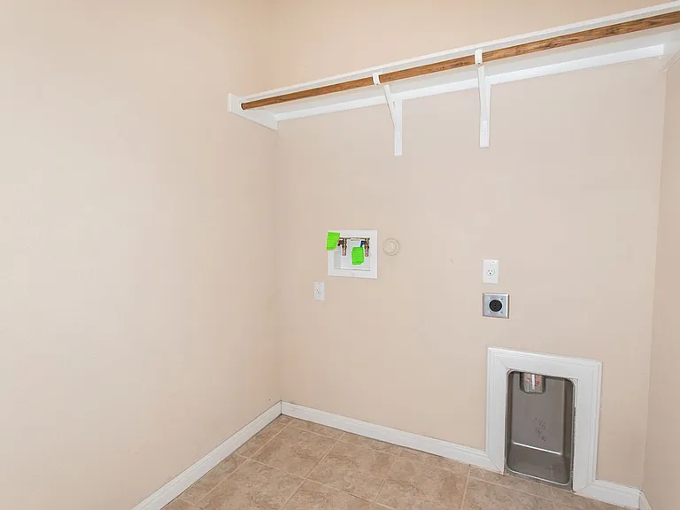 8113 Rosano St — Photo 13