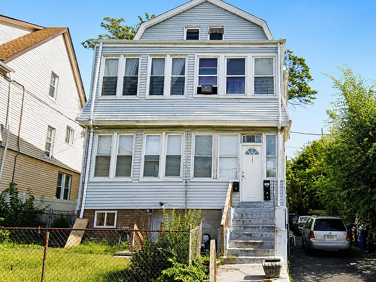 163-165 Lehigh Ave #3 — Photo 2