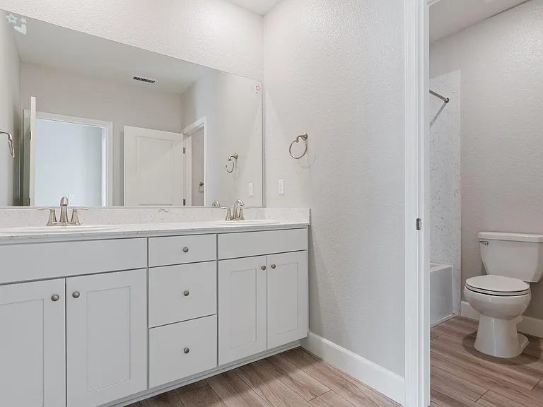 Main bath room