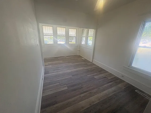 70 Poplar Ave — Photo 4
