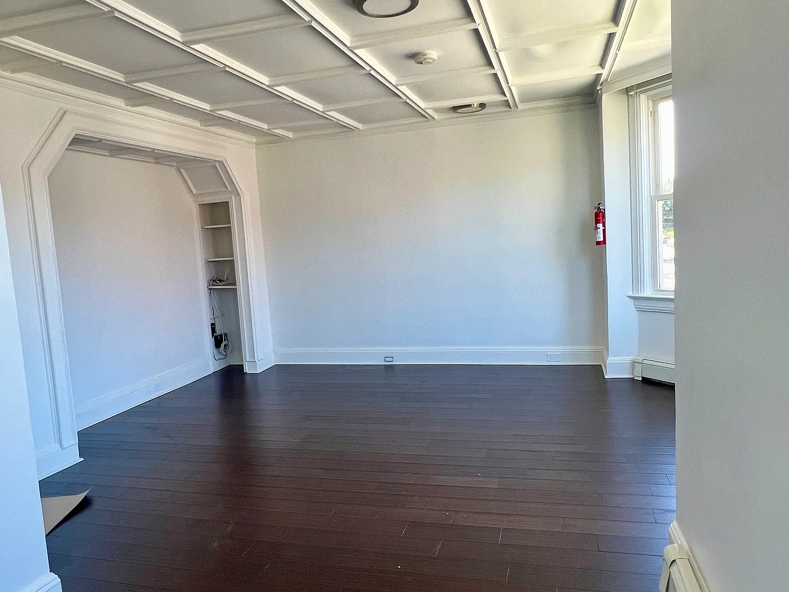 3 bed, 1950 sqft, $3,000 — Photo 2