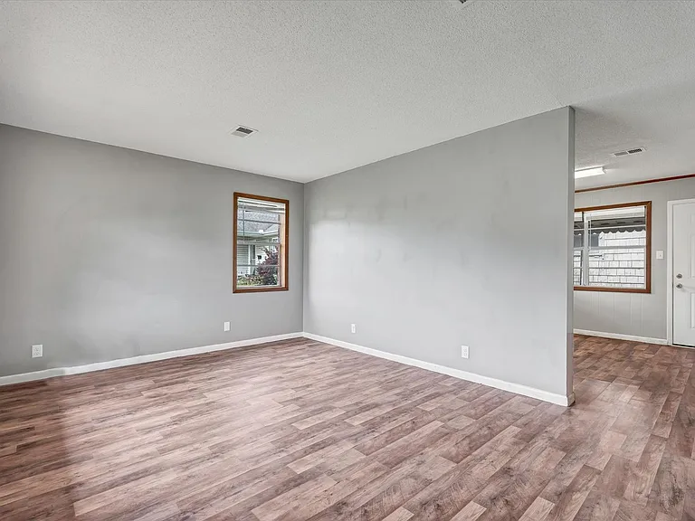 312 W College Ave — Photo 10