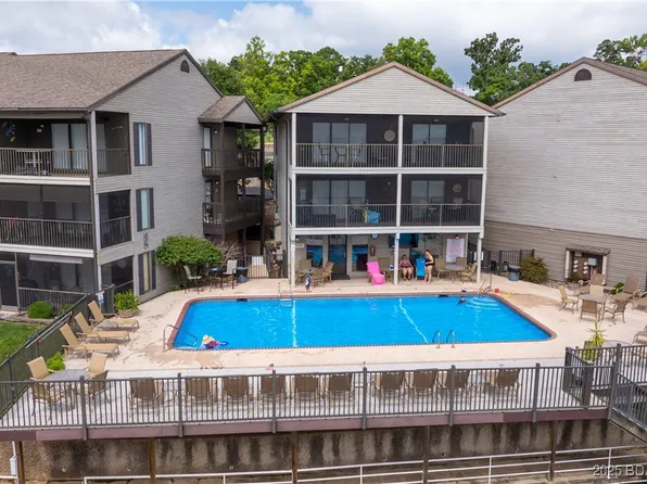 1522 Harbor Point Dr #E-201, Osage Beach, MO 65065
