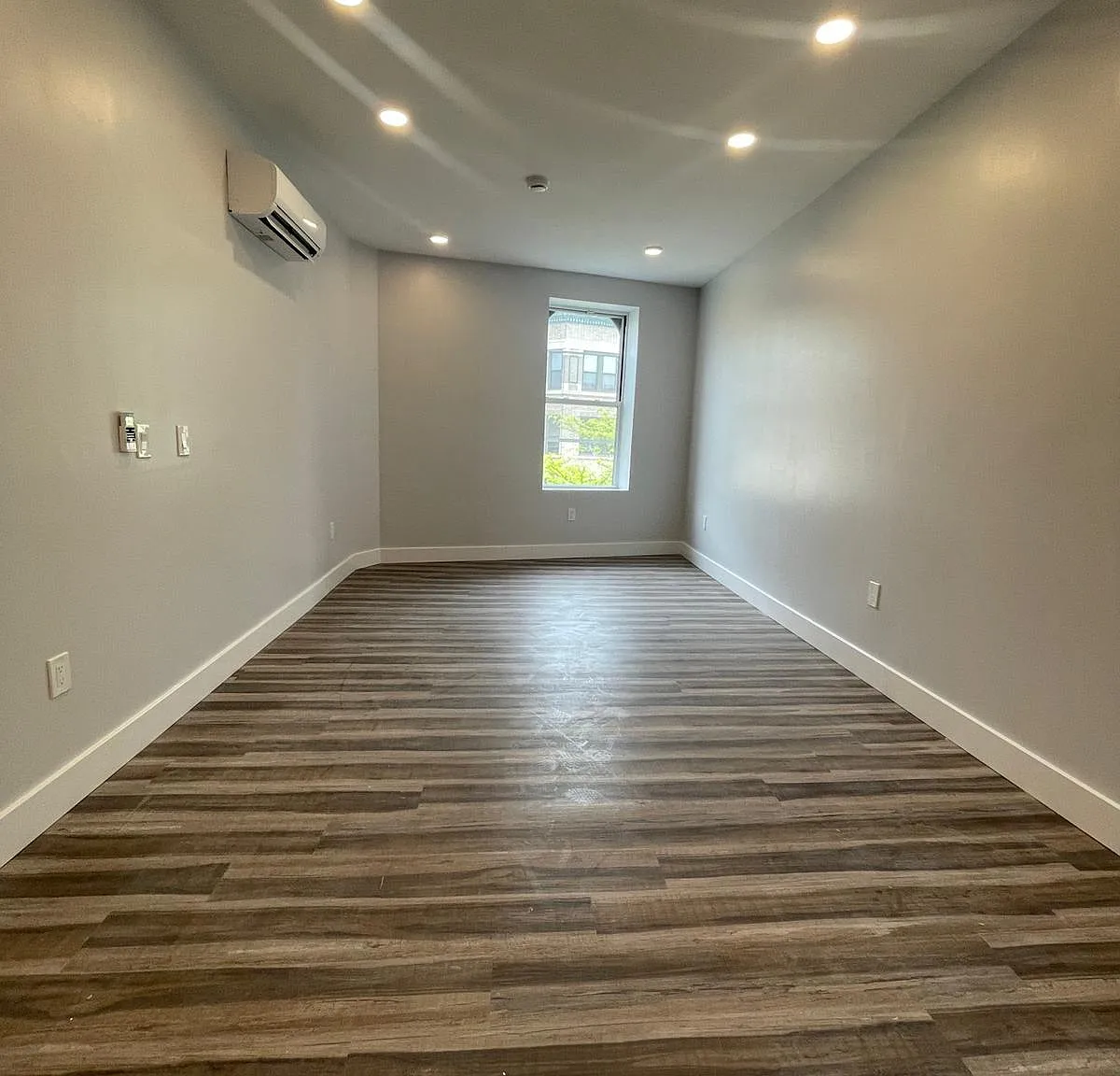 2 bed, 800 sqft, $1,925 — Photo 2