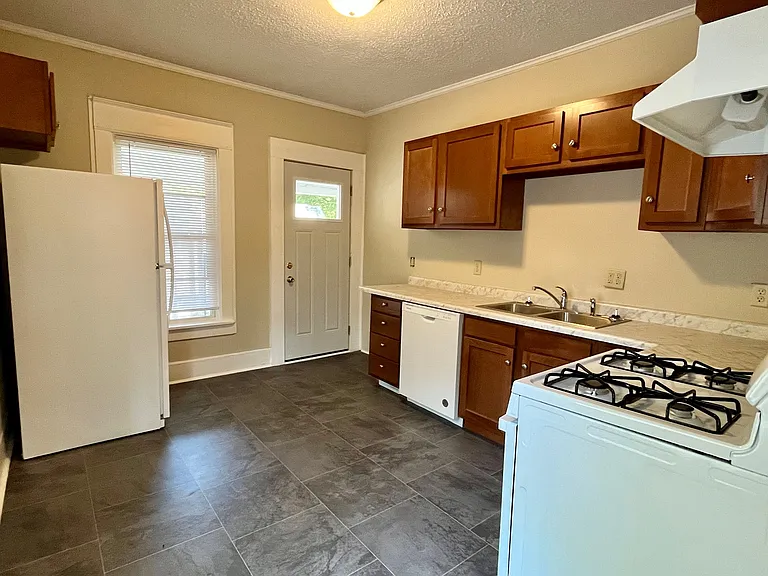 228 E Canedy St #3 — Photo 5