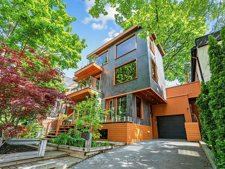 32 Regal Rd — Photo 2
