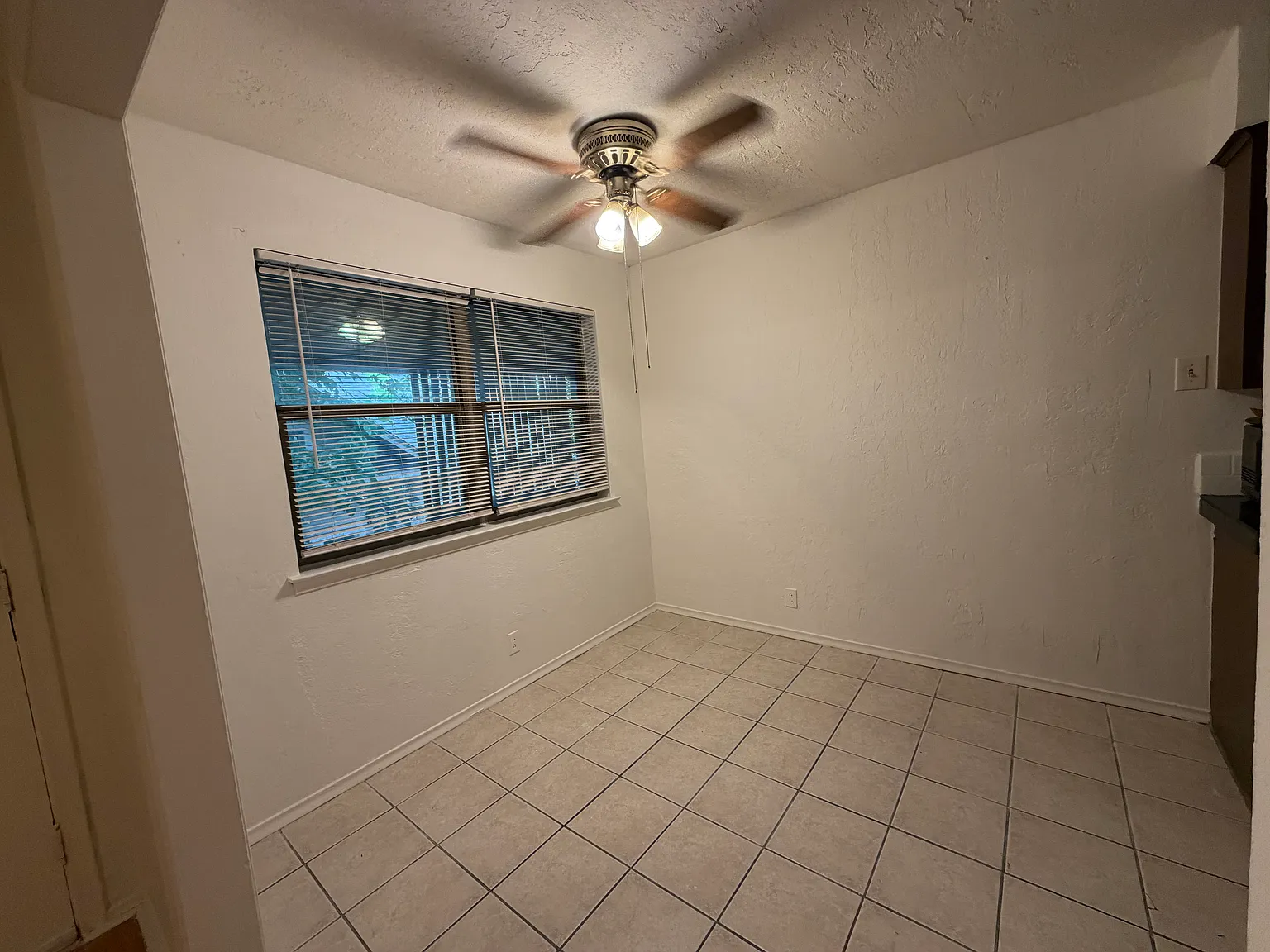 2 bed, 900 sqft, $1,295 — Photo 4