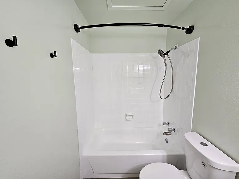 7628 Lexington Manor Dr — Photo 16