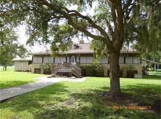 1768 Flintlock Ct, Angleton, TX 77515