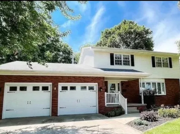 833 S Iowa St, Geneseo, IL 61254