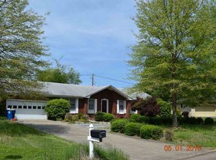 1904 Gatesborough Cir, Murray, KY 42071