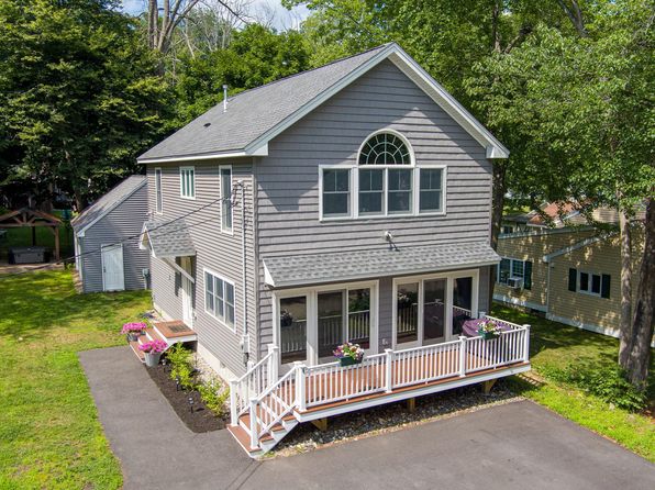 4 W Shore Dr
