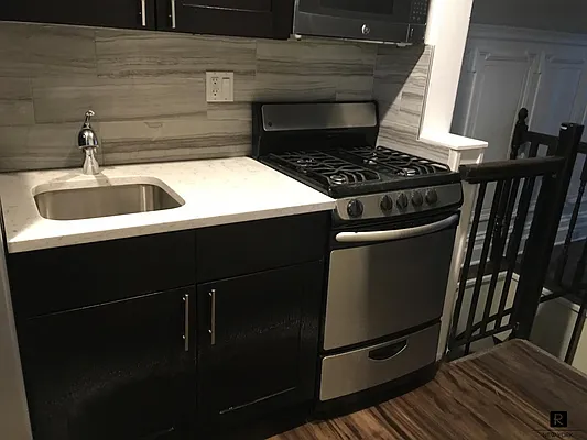 Rented by R New York | media 23
