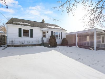 1930 Pershing Rd, New London, WI, 54961