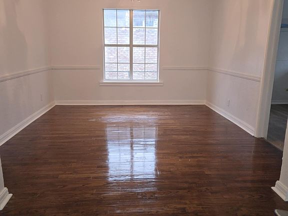 3rd image of 2435 Kenesaw Dr