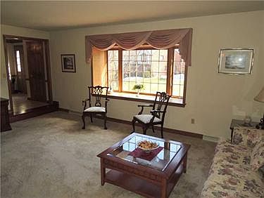 4th image of 403 Carmell Dr