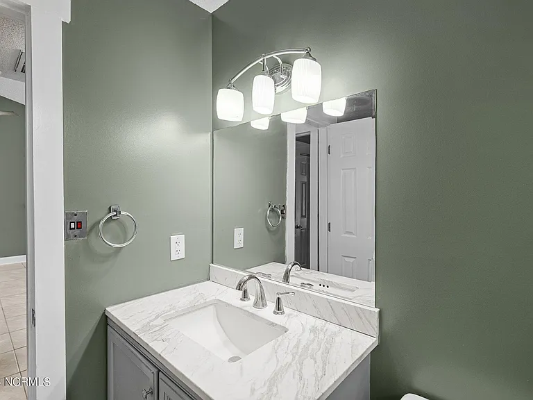 5722 Gondolier Dr — Photo 27