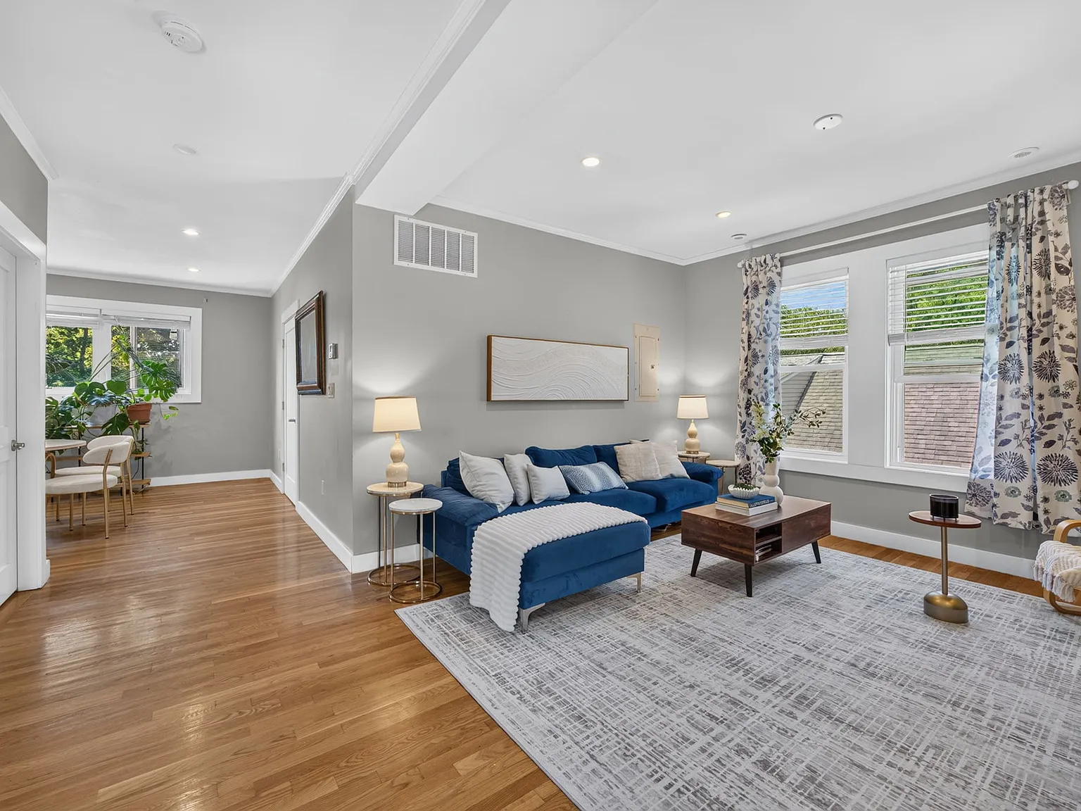 4 bed, 1800 sqft, $5,300 — Photo 3