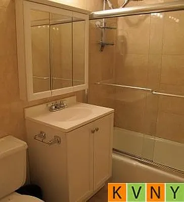 Rented by KVNY Soho | media 23