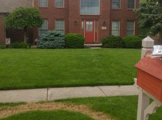 2069 Old Trail Rd, Perrysburg, OH 43551