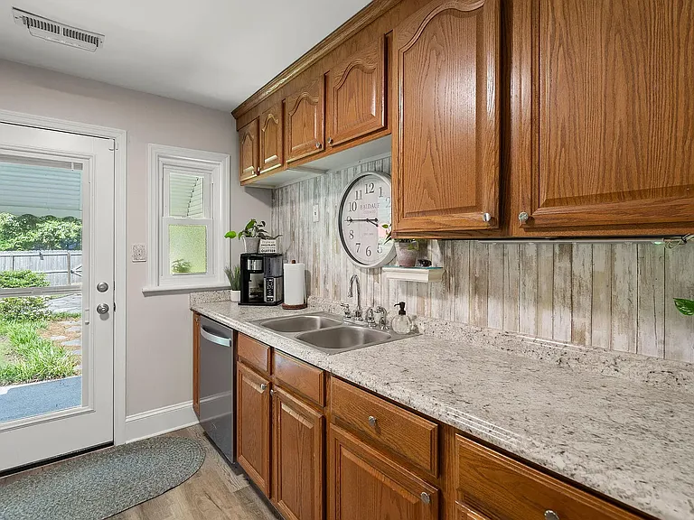 672 W Oak Forest Dr — Photo 15