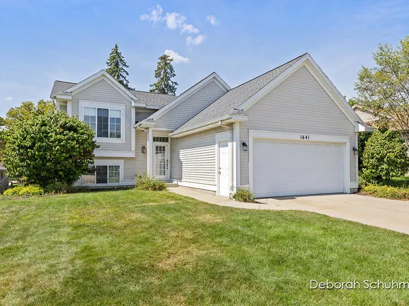 1641 Simmons Ave NE, Grand Rapids, MI 49505