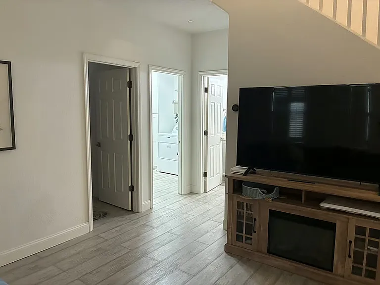 601 Menaul Blvd NW #2305 — Photo 5