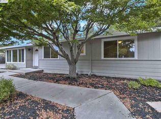 7 Ivy Dr, Orinda, CA 94563