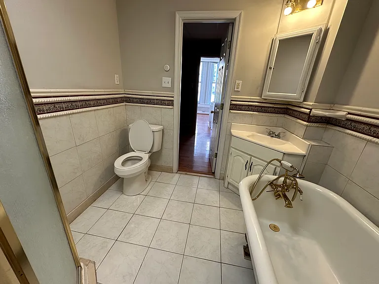 1208 Hull St #2 — Photo 9