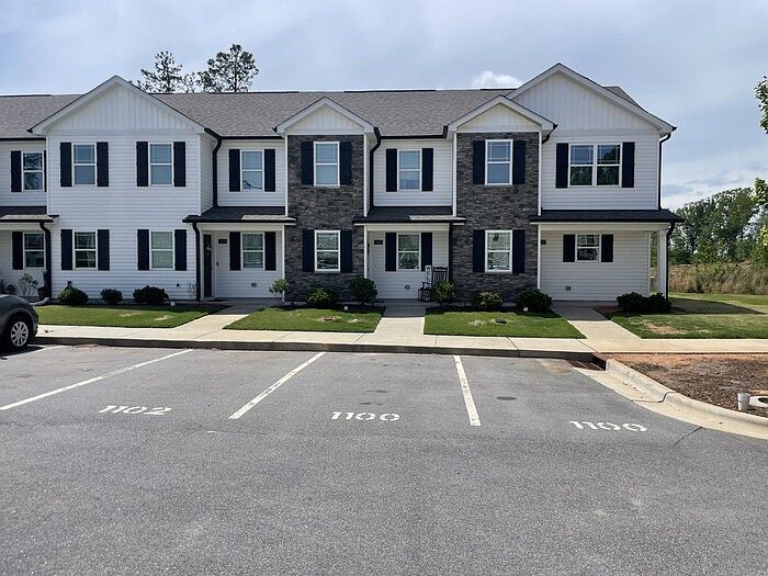 1st image of 1100 Peony Ln