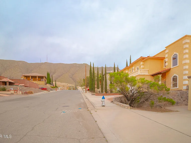 4744 Excalibur Dr — Photo 12