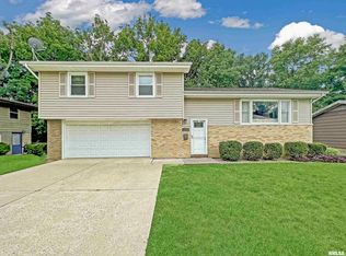 2612 W Fountaindale Dr, Peoria, IL 61614