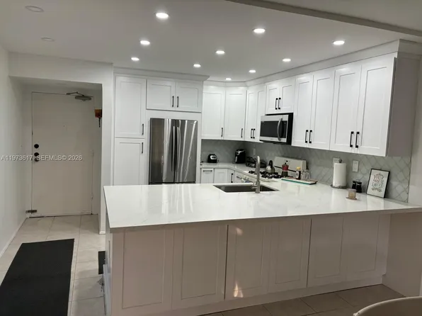 6884 N Kendall Dr APT C407, Pinecrest, FL 33156