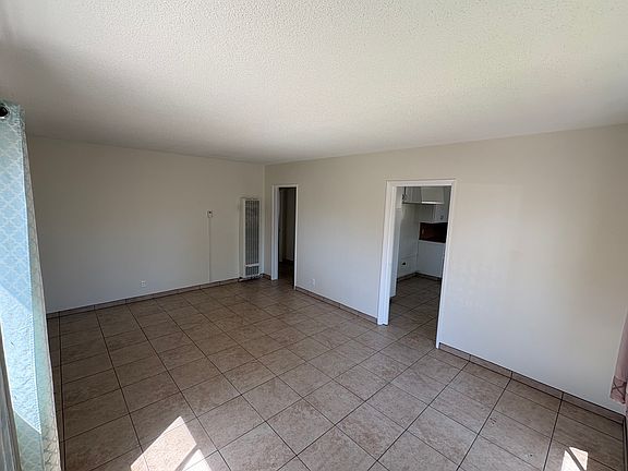 5th image of 4213 1/2 Hartle Ave