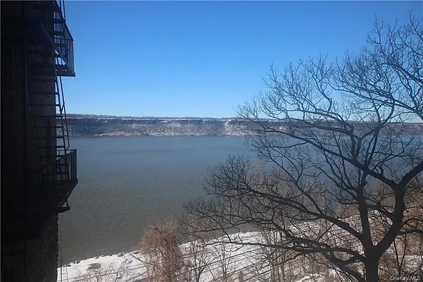 Rented by Weichert Realtors House & Home | media 17