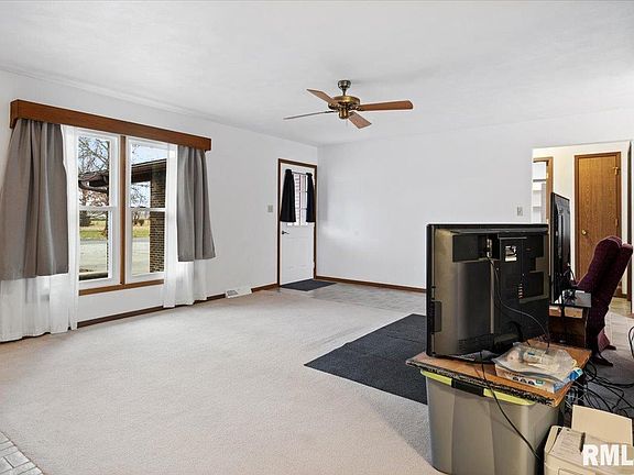 3rd image of 6 Braden Ct