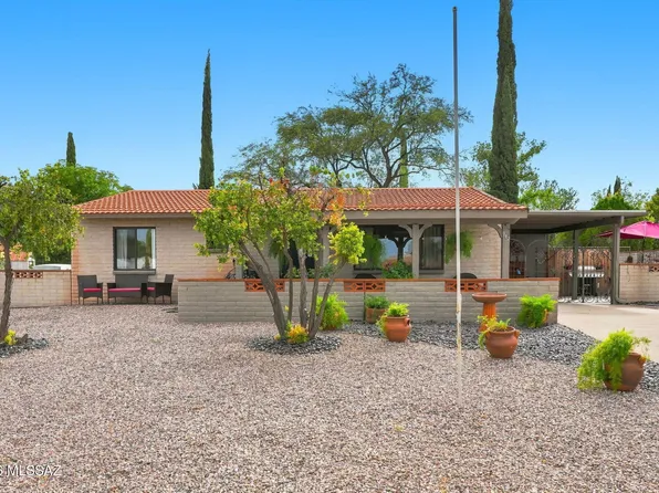 942 S Abrego Dr, Green Valley, AZ 85614