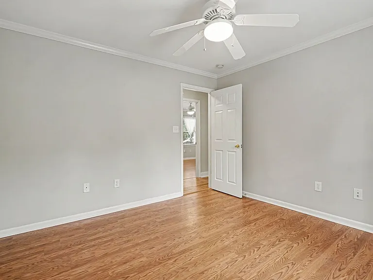 290 University Cir — Photo 13