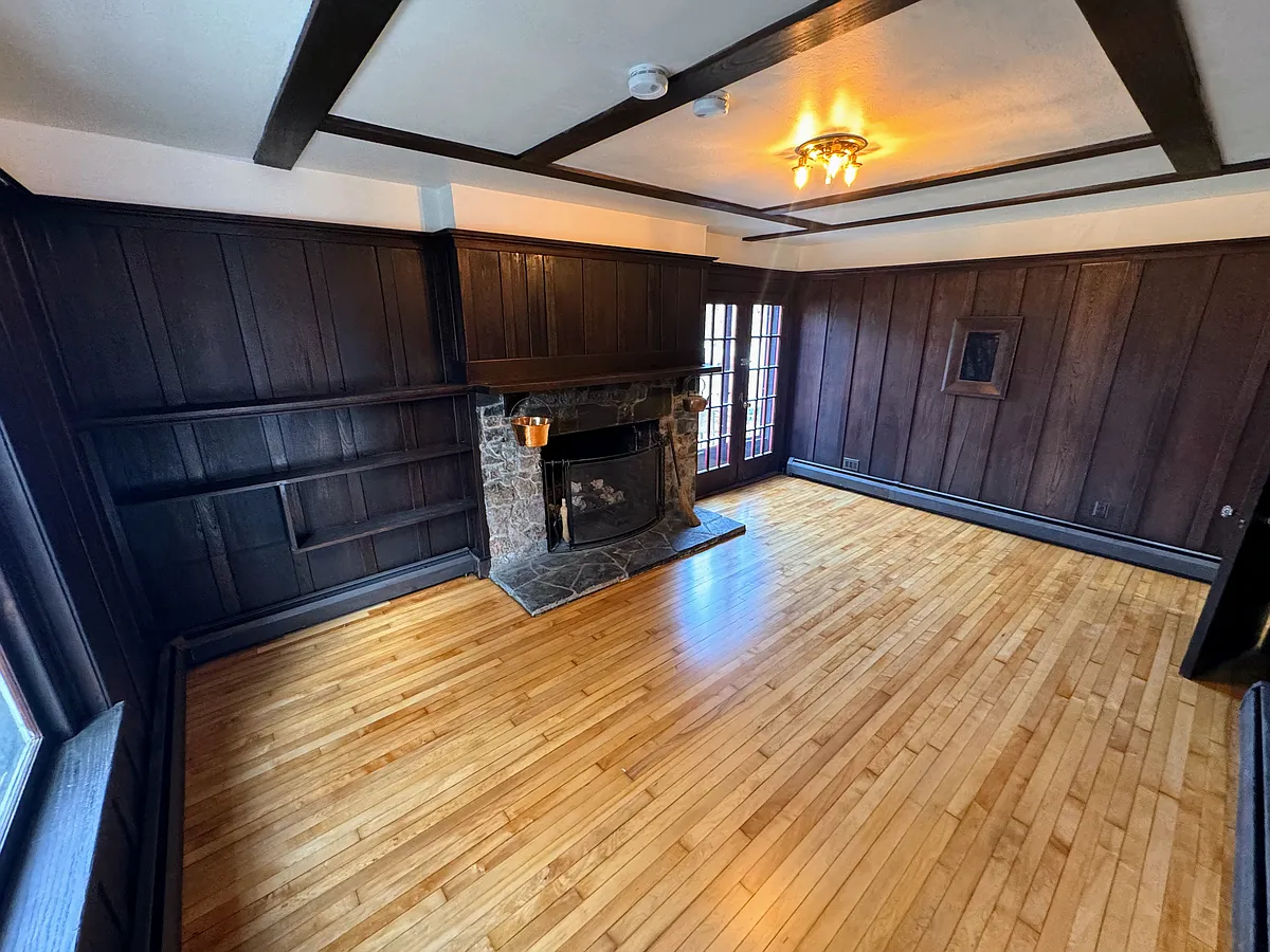 Living room - 100 W Hamilton Ave