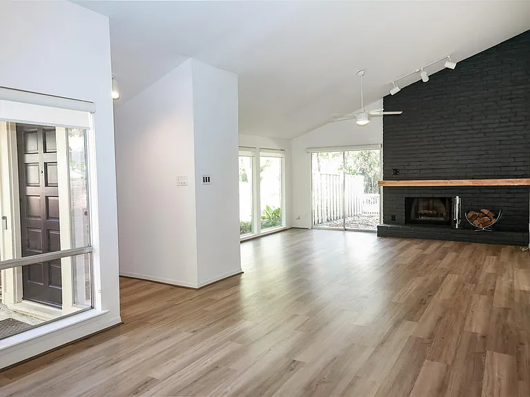 2302 W Settlers Way — Photo 9