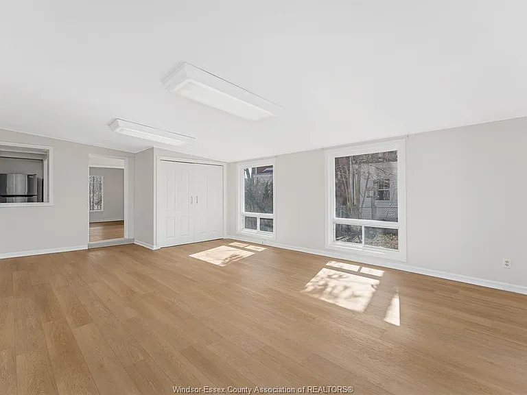 132 Division St N — Photo 12