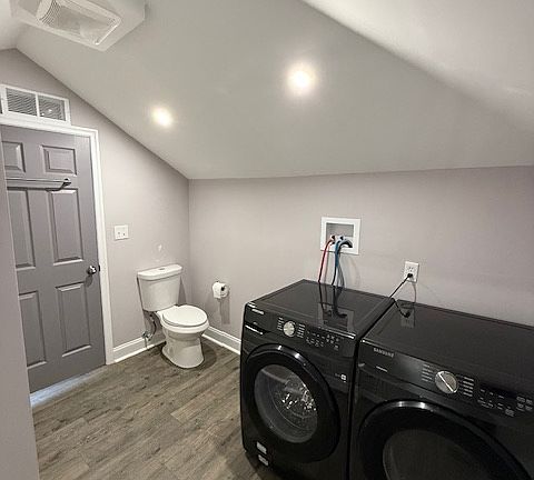 2nd Floor Bath/Laundry