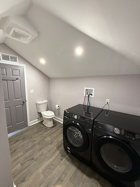 2nd Floor Bath/Laundry