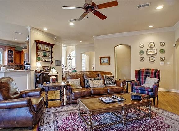 4th image of 4113 Parkway Dr