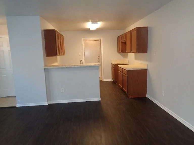 13649-13651 Biggs St — Photo 32